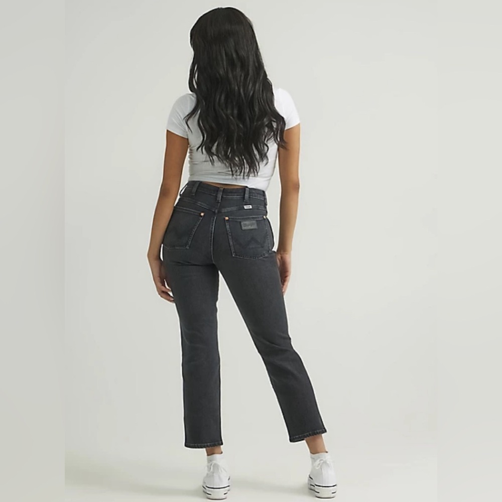 ✨WRANGLER✨STRAIGHT LEG✨JEANS✨NWT✨